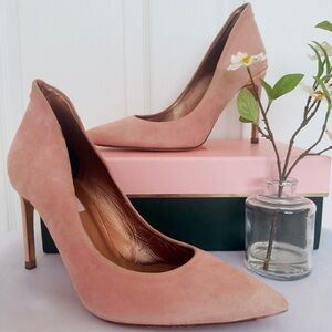 TED BAKER ~ Blush Pink Suede 4” Heels Made in Spain size 39